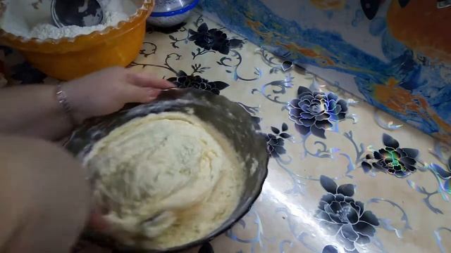 ЗАВТРАК/ТВОРОЖНЫЕ СЫРНИКИ/КАКАО/ОЧЕНЬ ВКУСНЫЕ И СЛАДКИЕ ПО-ДОМАШНЕМУ.