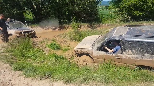 Nissan Terrano vs Ford Maverik Offroad последний выезд нашего любимца смотреть онлайн