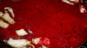 Кровь свиная, жаренная с салом и яйцами