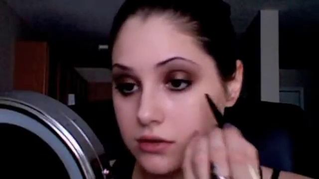 Saturated Smokey Eyes - Using Mac Constructivist Paintpot смотреть онлайн