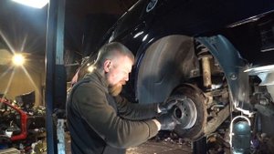 Замена колодок ручника на Е39 и в чём разница с E60.