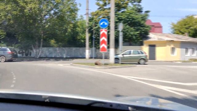 ГОСавтошкола, Симферополь - "Дорогие подпищники", делаем разворот на круговом перекрестке. смотреть онлайн
