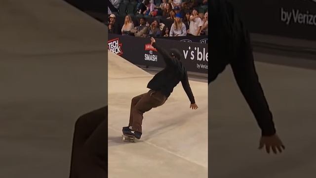 Скейтер падает. (Школа скейтбординга ) смотреть онлайн