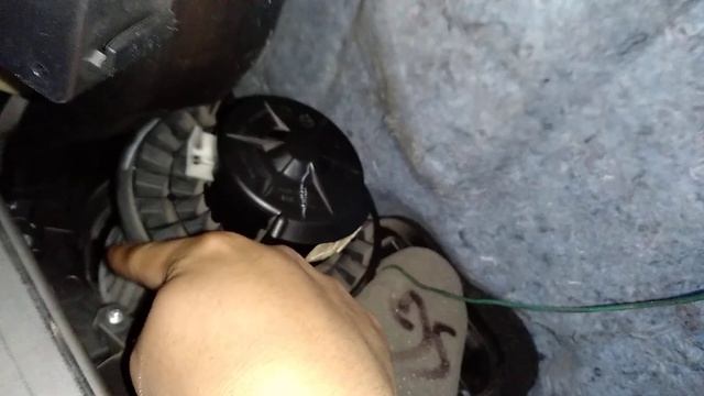 Cómo cambiar Ventilador de la Calefacción y A/C del Tiida | Parte 2 смотреть онлайн