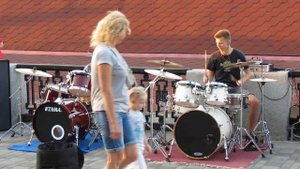 Bon Jovi - It's My Life - Drum Cover - Street drummer - Daniel and  Ilya Varfolomeyev