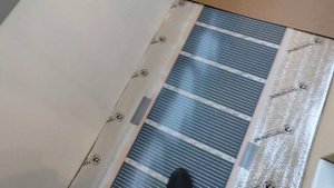 Пол, фассад, пороги, полки на балконе.