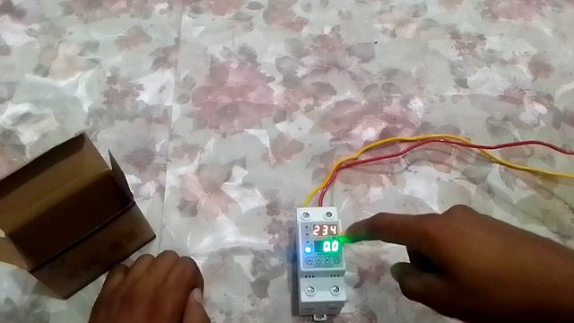 Mora 63A Adjustable Voltage Over and Under Protector Relay Breaker with Over Current Protection смотреть онлайн