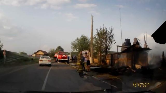 Жилой дом сгорел в Батурине смотреть онлайн