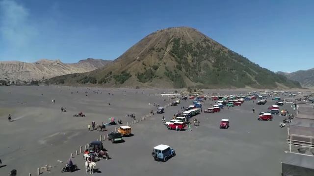 Amazing View of Mount Bromo East Java Indonesia In 4K Video смотреть онлайн