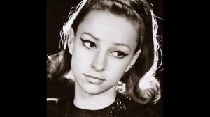 Паша Христова   Стоят Девойки