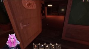 Red Cat vs Женяша Кто лучше в DOORS ROBLOX, кто пройдет быстрее 100 дверей!?