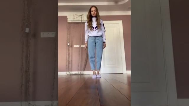 ВАЛЯ КАРНАВАЛ ПРОДАЛА ПОЧКУ😱 смотреть онлайн