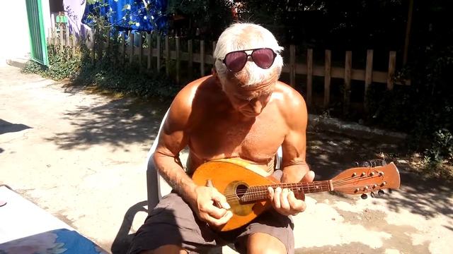 Владимир Трофимец музицирует смотреть онлайн