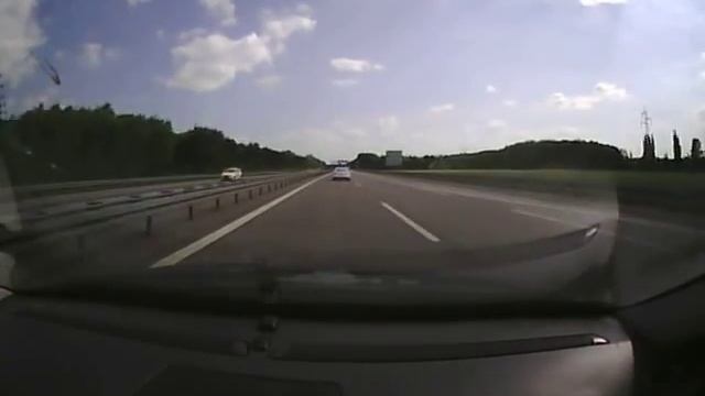 Volvo vs Audi.avi смотреть онлайн