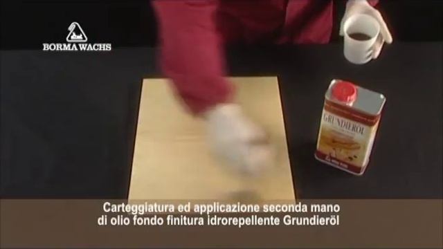 11   Finitura con Grundieroil ed Antikwachs