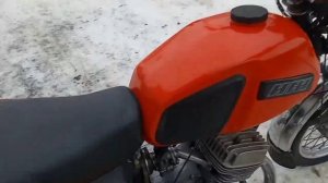 Запуск мотоцикла Иж юпитер 5 после небольшого простоя.