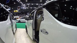 Toyota Alphard VS Honda Stepwgn 2020 VANs