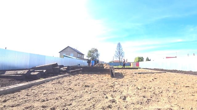 Строим сарай I Часть 3 l Устройство песчаной подушки смотреть онлайн