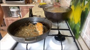 Готовлю семгу с лимонным соусом на сковороде.