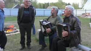 Ты сосед и я сосед. Гармонист   Владимир Глазунов