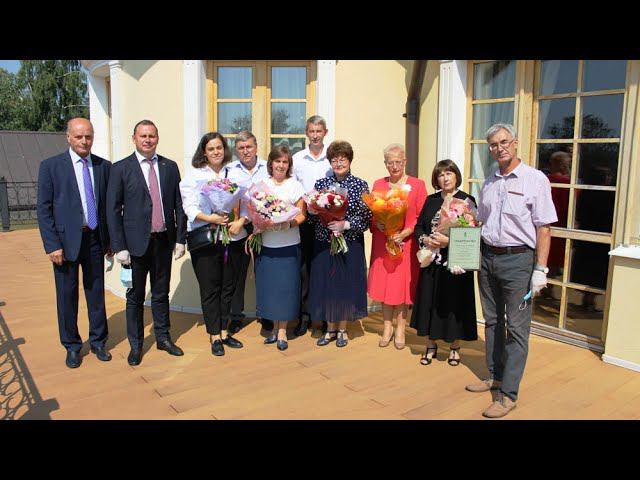 Награждение знаком "За заслуги перед городом" актрисы Светланы Шибневой.