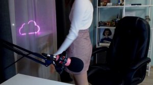 показала жопу