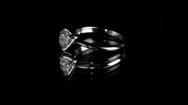 Кольцо из белого золота с бриллиантом 1,07 карат (сертификат МГУ) смотреть онлайн