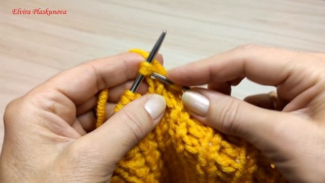 ШАПКА ЖЕНСКАЯ СПИЦАМИ ОБЪЕМНАЯ,ТЕПЛАЯ, КРАСИВАЯ,  БЕЗ ОТВОРОТА.