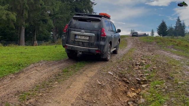 2021 Land Cruiser vs Duster vs Jimny | Mud Rocks Offroad смотреть онлайн