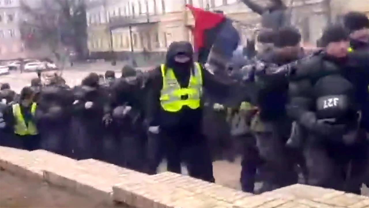 В центре Киева националисты пытались устроить массовые беспорядки