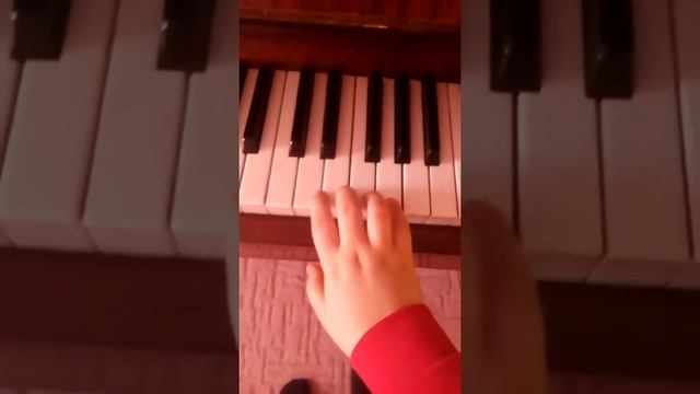 Как играть на пианино маленькой йолачачке холодно зимой