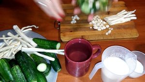 Огурцы за сутки с хреном. Хреновые огурцы.