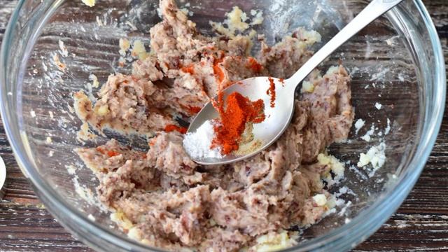 Котлеты из фасоли и картофеля