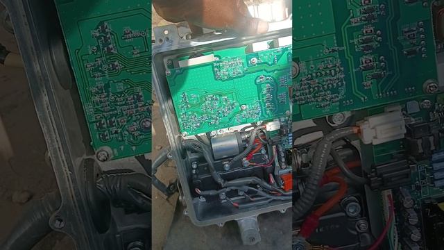 2003 Toyota Alphard hybrid inverter/converter 12 battery charging circuit board