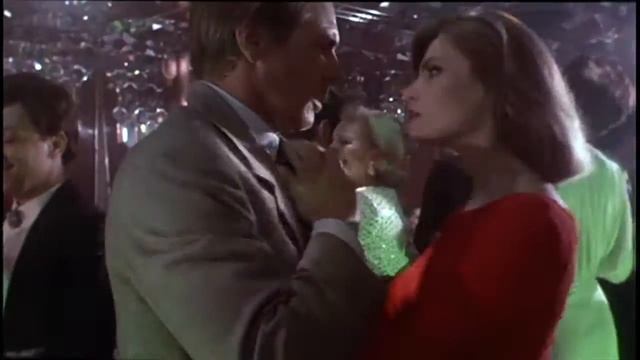 Grace Jones - I've Seen That Face Before смотреть онлайн