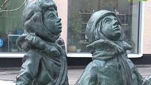 В Самаре на улице Ленинградской памятник Дяде Степе приобрел зеленый оттенок