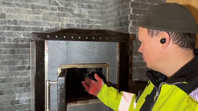 Обслуживание банной печи Klover. Треснул керамический дымоход. Трубочист Alex. смотреть онлайн