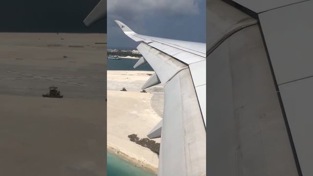 Qatar Airways Airbus A350 landing in Malé Velana International Airport (Maldives)