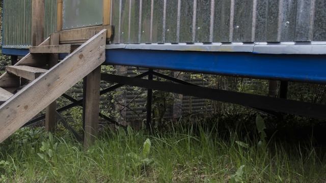 Свайно-винтовой фундамент под строительный вагончик от компании "СВ-Фундамент" смотреть онлайн