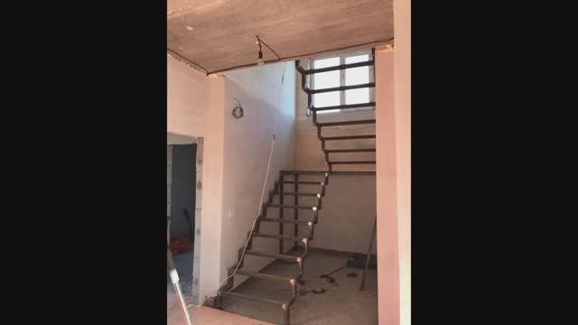 Металлокаркас лестницы 180 градусов.