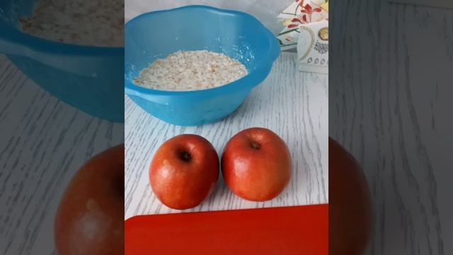 Пирог из творога и овсянки с яблоками. смотреть онлайн
