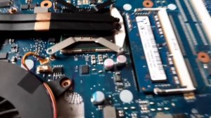 Как самому открутить болтик на материнской плате.