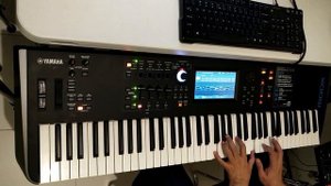 Yamaha MODX7 Unboxing