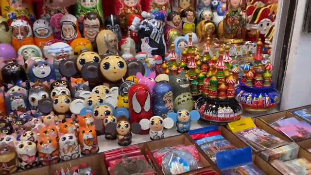 Новогодняя ГУМ Ярмарка на Красной Площади, Москва #Краснаяплощадь #ярмарка #зима #снег #паркзарядье