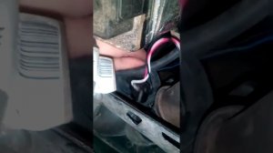 Меняем лампочки ближнего света на Сандеро Логан