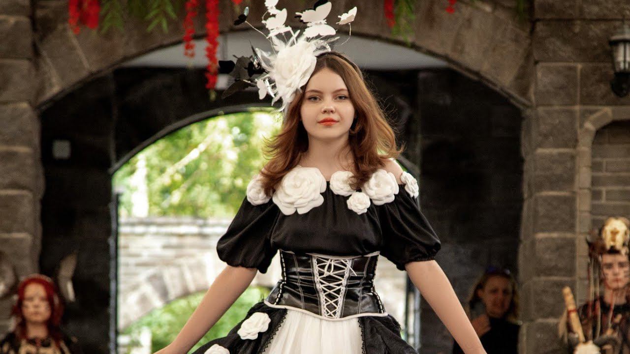 FASHION & FANTASY  .Сказочный бал-показ от кутюр . Дизайнер Светлана Грилео A Glossier.