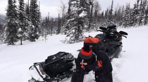 Как ездить на снегоходе когда мало снега и не сломать его?