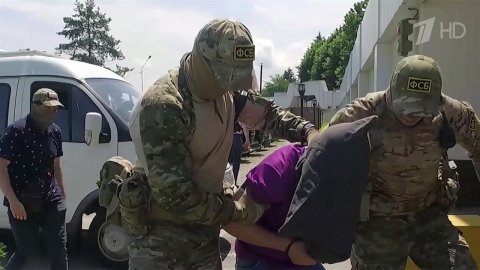 Сотрудники ФСБ задержали жителя Нальчика, который собирался перейти на сторону украинских боевиков