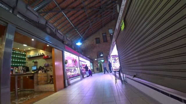 Walking around Mercado Central, Alicante смотреть онлайн