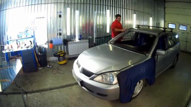 Установка стекла Lemson на седан Mitsubishi lancer 9 смотреть онлайн